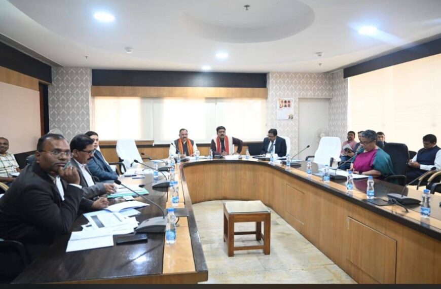 छत्तीसगढ़ : धर्मांतरण रोकने वाले विधेयक पर मंत्रिमंडलीय उप-समिति ने किया मंथन, मंत्रियों का स्पष्ट संदेश – विधेयक किसी धर्म के खिलाफ नहीं, अवैध धर्मांतरण पर सख्ती तय