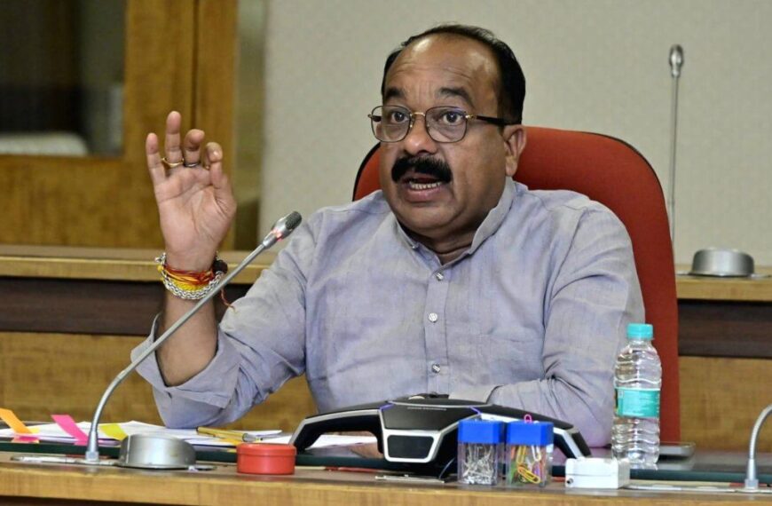 उप मुख्यमंत्री अरुण साव ने किसानों को दिलाया भरोसा, कहा- एक-एक दाना धान की खरीदी होगी, कांग्रेस ने भ्रम फैलाने का किया काम…