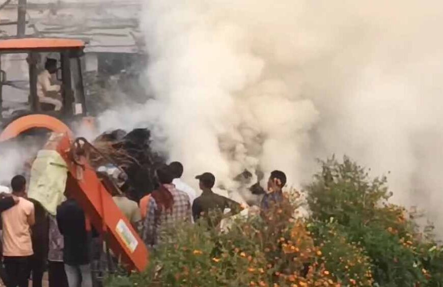 कथा स्थल के पास पैरावट में लगी आग, दमकल टीम की तत्परता से टला बड़ा हादसा