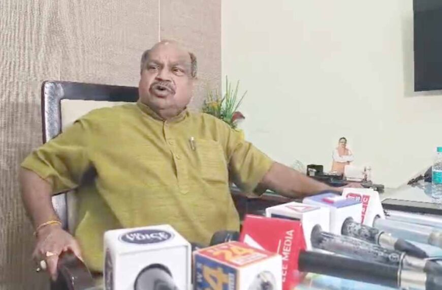 DEO ऑफिस में आगजनी पर सियासत तेज : विधायक पुरंदर मिश्रा ने कहा – 5 साल के भ्रष्टाचार को छुपाने कांग्रेस ने लगाई आग, मामले की हो निष्पक्ष जांच