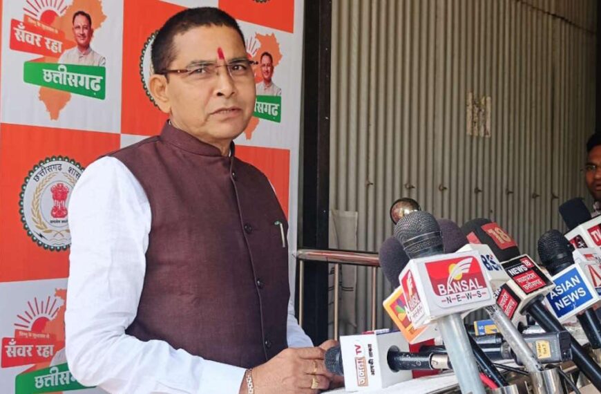 भूपेश बघेल ने की डिप्टी सीएम साव की ‘बंदर’ से तुलना, मंत्री टंकराम वर्मा ने कहा- पूर्व मुख्यमंत्री को ऐसी भाषा शोभा नहीं देती