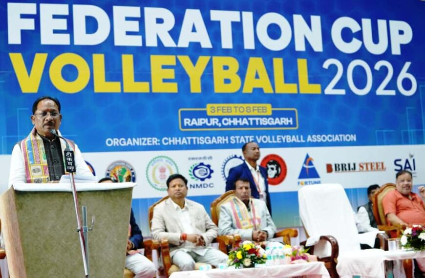 मुख्यमंत्री साय ने तमिलनाडू और सर्विसेस के बीच हुए उद्घाटन मैच को पूरा देखा, कांटे के मुकाबले वाले मैच के समाप्त होने के बाद ही इंडोर स्टेडियम से निकले