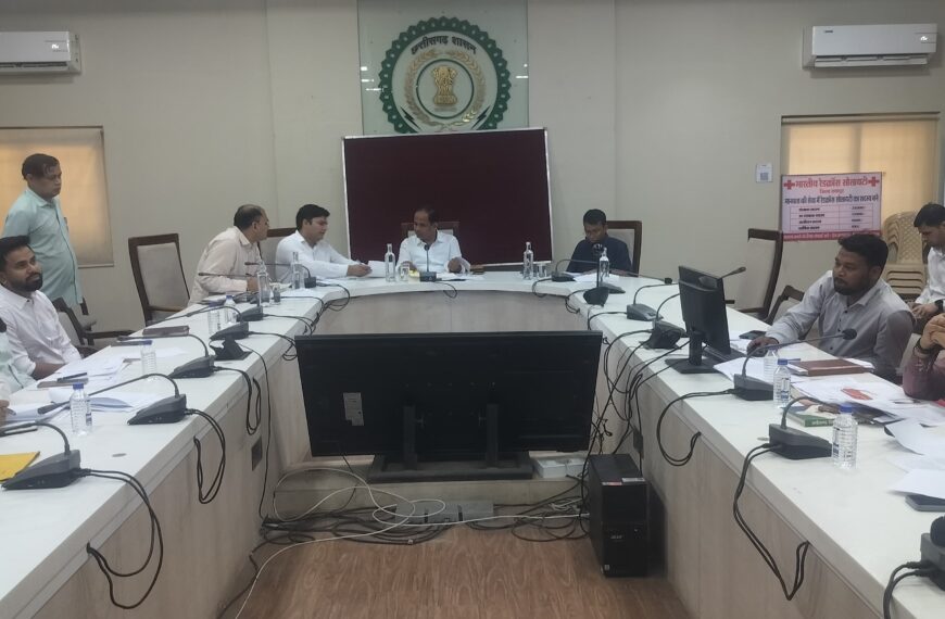 समय-सीमा बैठक में कलेक्टर के निर्देश: अविवादित बटवारे में न हो देरी, ई-ऑफिस व बायोमैट्रिक अटेंडेंस सुनिश्चित करें