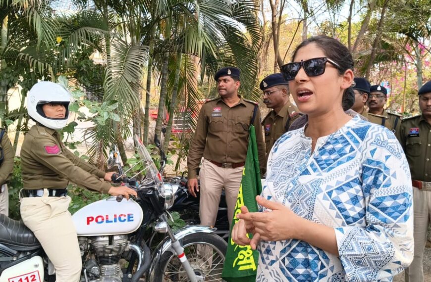 अब मनचलों की खैर नहीं, एसपी भावना गुप्ता ने बनाई पुलिस महिला शक्ति टीम, दोपहिया पेट्रोलिंग वाहनों को हरी झंडी दिखाकर किया रवाना