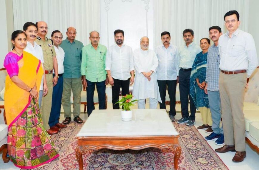तेलंगाना से छत्तीसगढ़ तक बदलते हालात, मुख्यधारा में लौटते माओवादी: CM रेवंत रेड्डी से देवजी समेत अन्य नक्सली नेताओं ने की औपचारिक मुलाकात