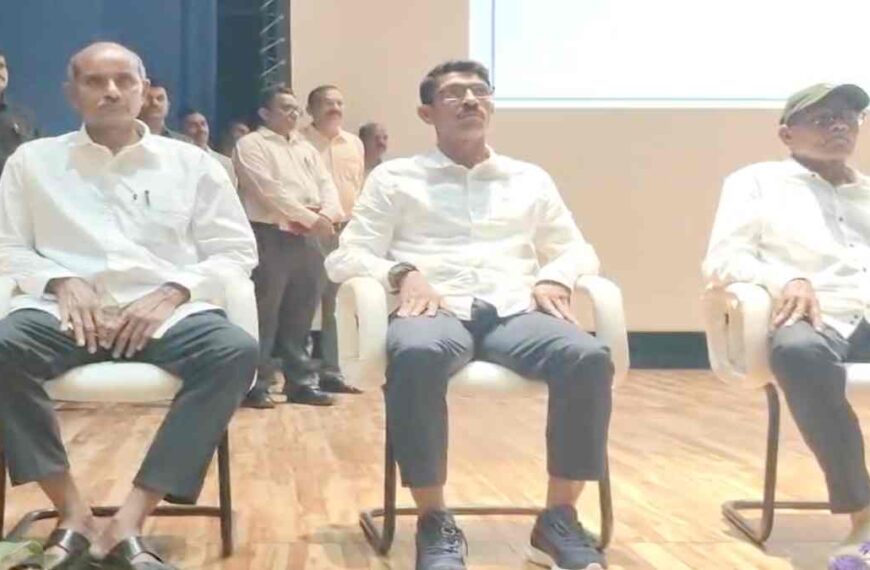 माओवादी संगठन को बड़ा झटका, पहली बार देवजी समेत दो केंद्रीय स्तर के नेताओं ने एक साथ किया सरेंडर