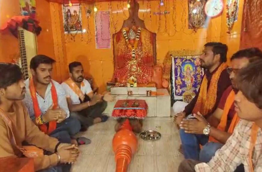 वैलेंटाइन डे को लेकर बजरंग दल सख्त, प्रेमी जोड़ों के लिए जारी की चेतावनी