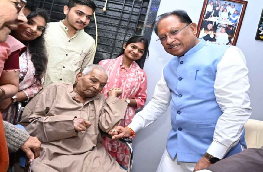 गौरेला में सीएम साय ने किया मीसाबंदियों का सम्मान, कहा – लोकतंत्र के सच्चे रक्षक हैं मीसाबंदी