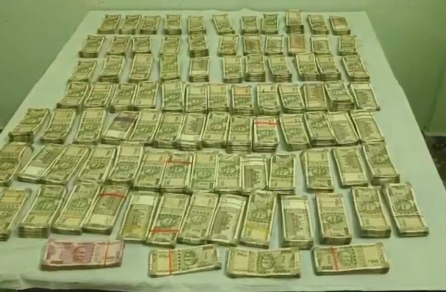 सुरक्षाबल ने नक्सलियों का बड़ा डंप किया बरामद, 46 लाख रुपए नगद के साथ मिला लैपटॉप और आर्म्स…