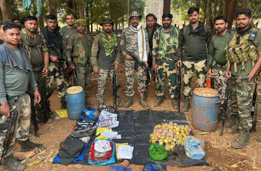 DRG-BSF की संयुक्त कार्रवाई: हापाटोला-बीनागुंडा जंगल से IED और नक्सली सामग्री बरामद