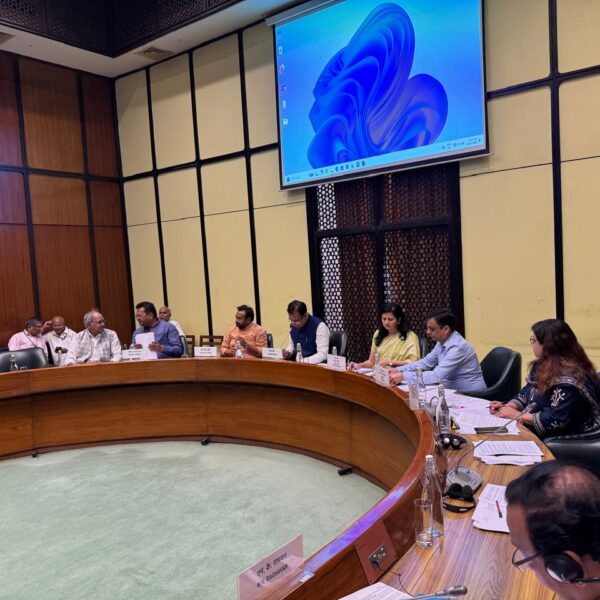 उड़ान योजना और हवाई अड्डों के विस्तार पर संसद की बैठक में उठी चर्चा, सांसद बृजमोहन अग्रवाल ने रखे सुझाव