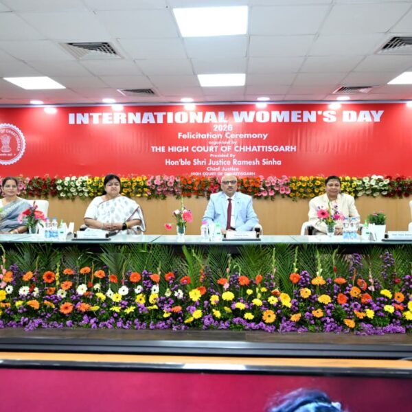 हाईकोर्ट में अंतरराष्ट्रीय महिला दिवस पर सम्मान समारोह, न्यायिक क्षेत्र की 54 महिलाओं को किया गया सम्मानित
