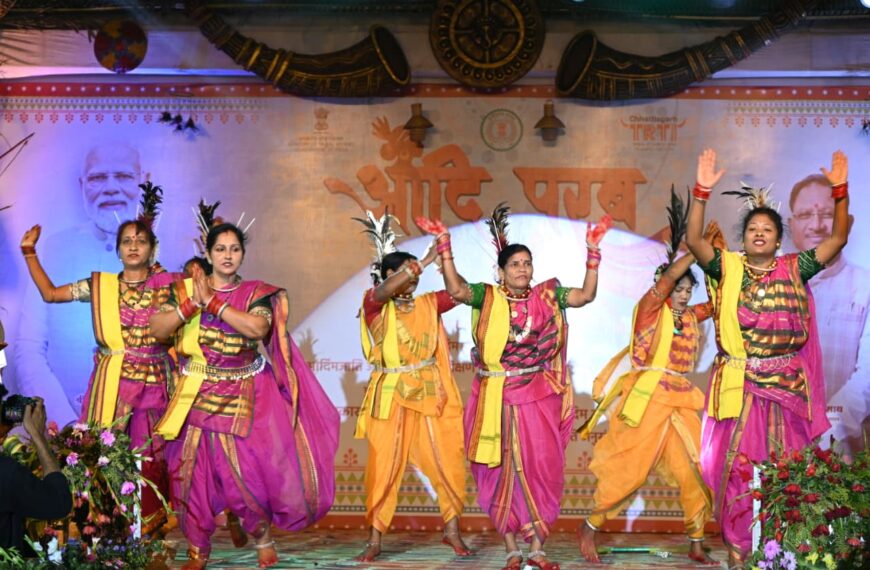 आदि रंग, परिधान और हाट के रंगों में रंगा जनजातीय परब, जनजातीय समाज का रैंप शो में दिखा उत्साह