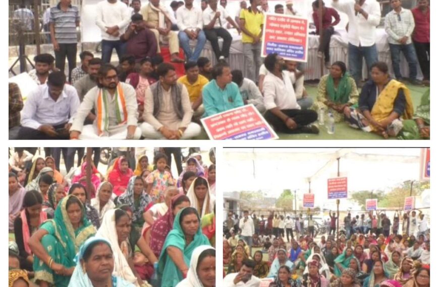 मंदिर हसौद नगर पालिका के बाहर प्रदर्शन, गेट पर ताला लगाकर जताया विरोध