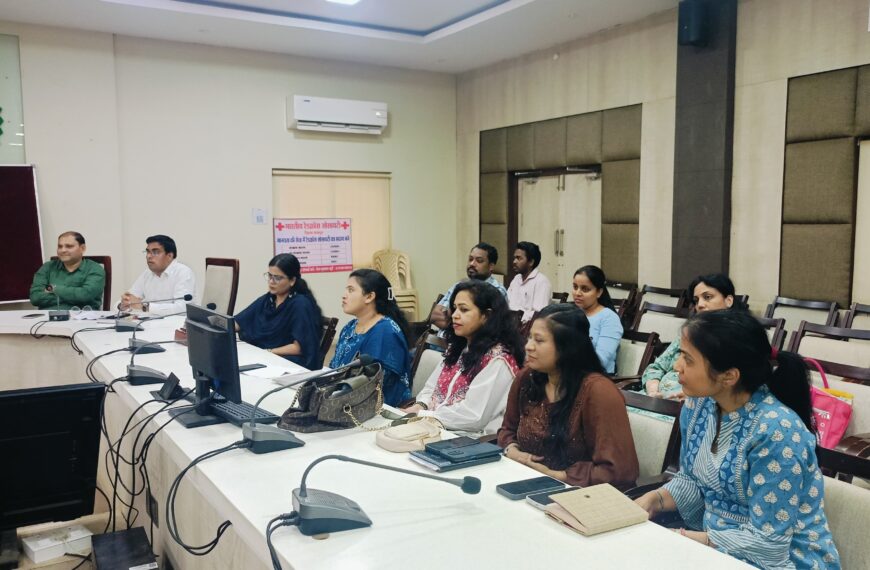 अपर कलेक्टर ने ली एलपीजी गैस वितरकों की समीक्षा बैठक, अस्पताल, वृद्धाश्रम सहित अन्य सामाजिक संस्थानों को गैस आपूर्ति सुनिश्चित करने के निर्देश