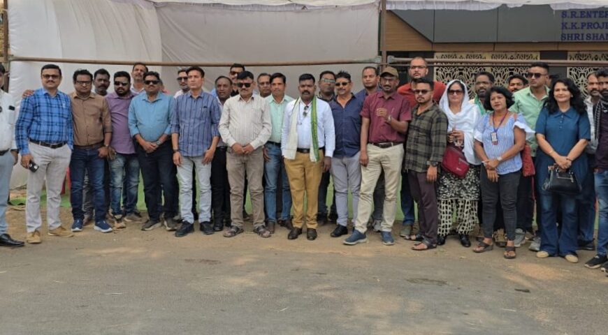 बस्तर में पत्रकार की गिरफ्तारी को लेकर आक्रोश : सात जिलों के पत्रकारों ने दिया मौन धरना, मामले में न्यायिक जांच की मांग