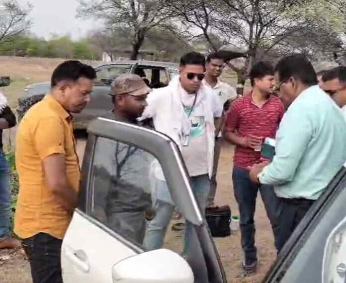 रिश्वतखाेर नगर पंचायत का लेखापाल गिरफ्तार, चेक जारी कराने के एवज में मांगी थी रिश्वत