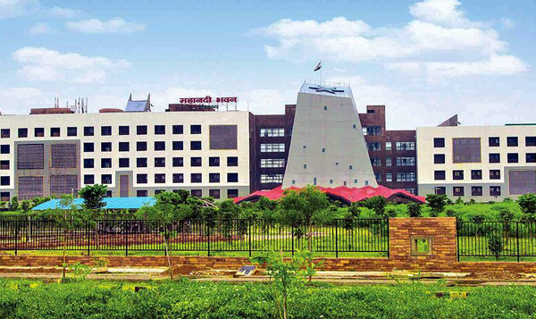 शासनिक फेरबदल: चंदन कुमार को अतिरिक्त जिम्मेदारी, तीर्थराज अग्रवाल एक विभाग से मुक्त