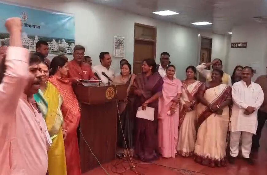 छत्तीसगढ़ विधानसभा बजट सत्र: चूहों के धान खाने पर विपक्ष लाया स्थगन, अग्राह्य होने पर गर्भगृह में पहुंचे विपक्षी सदस्य…