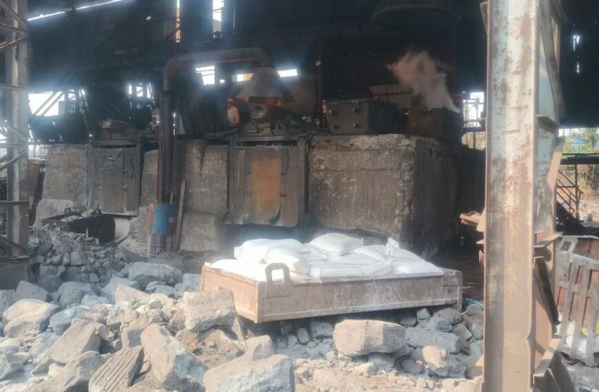 प्रदूषण फैलाने वाले इंडस्ट्रीज पर कड़ी कार्रवाई : पर्यावरण मंडल ने 15 उद्योगों के उत्पादन पर लगाया रोक, 9.22 लाख रुपये की क्षतिपूर्ति वसूली